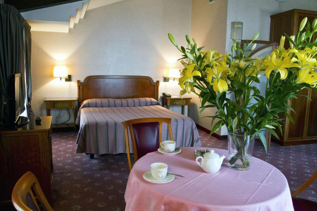 Hotel Claudiani Macerata Habitación foto